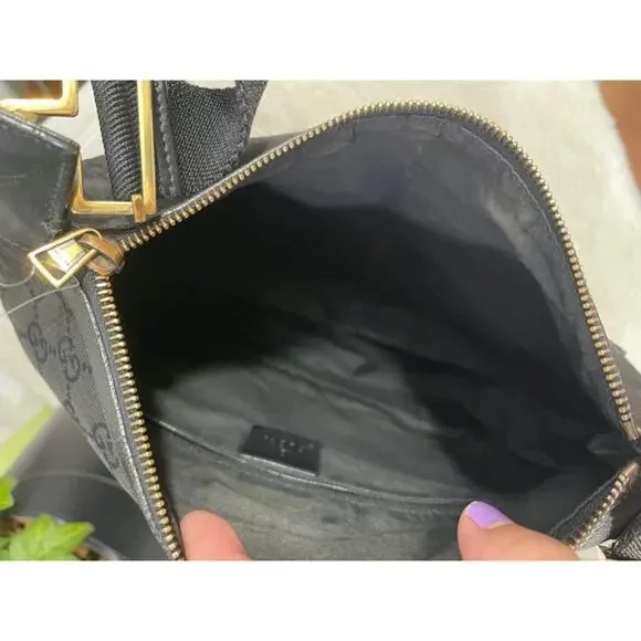 GUCCI GG 90762 MESSENGER BAG PURSE (pu220